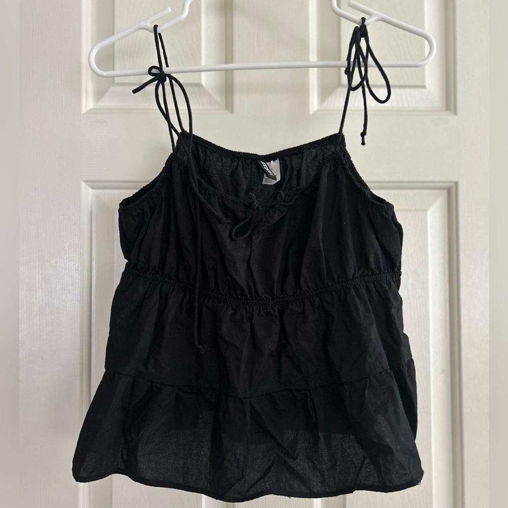 Tie-front layered tank